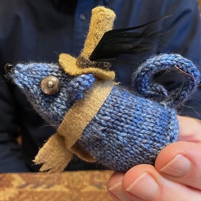 wee knit mouse in a top hat